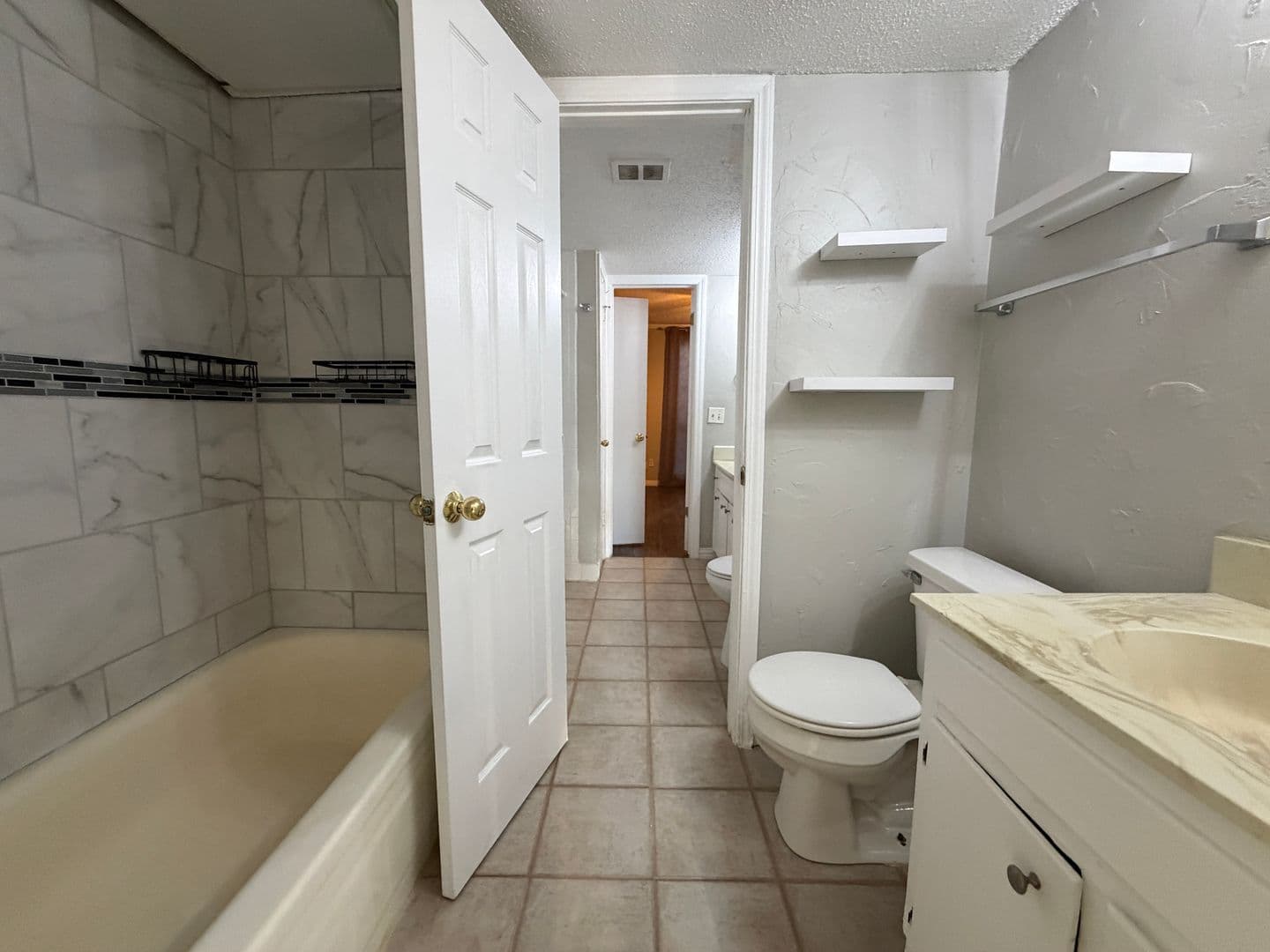 OKC House: 6000 N. Brookline Apt 63