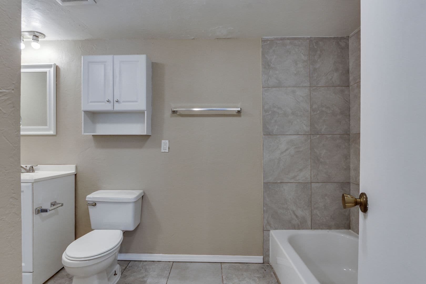 Oklahoma City House: 6026 NW Expressway Unit C