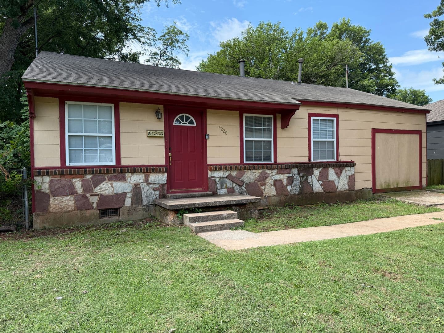 Del City House: 4220 SE 25th St