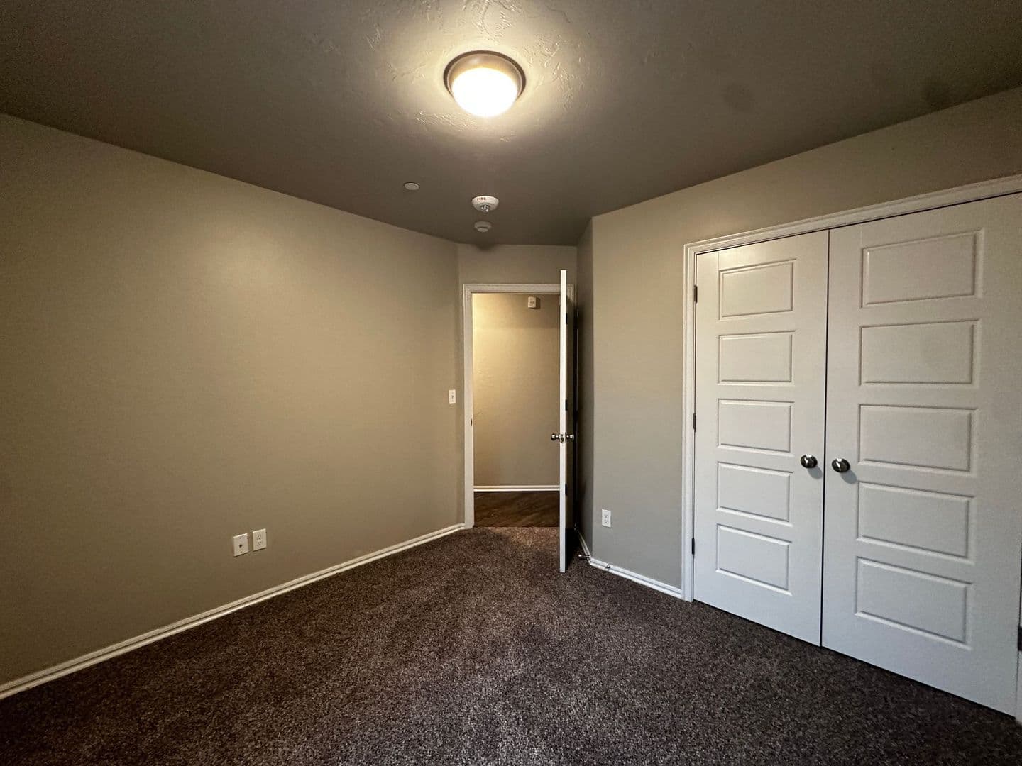 Moore House: 745 SW 14th St