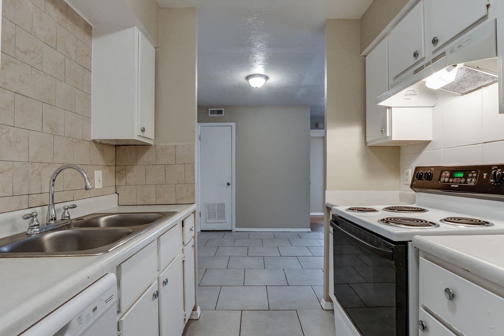 Oklahoma City House: 6026 NW Expressway Unit C
