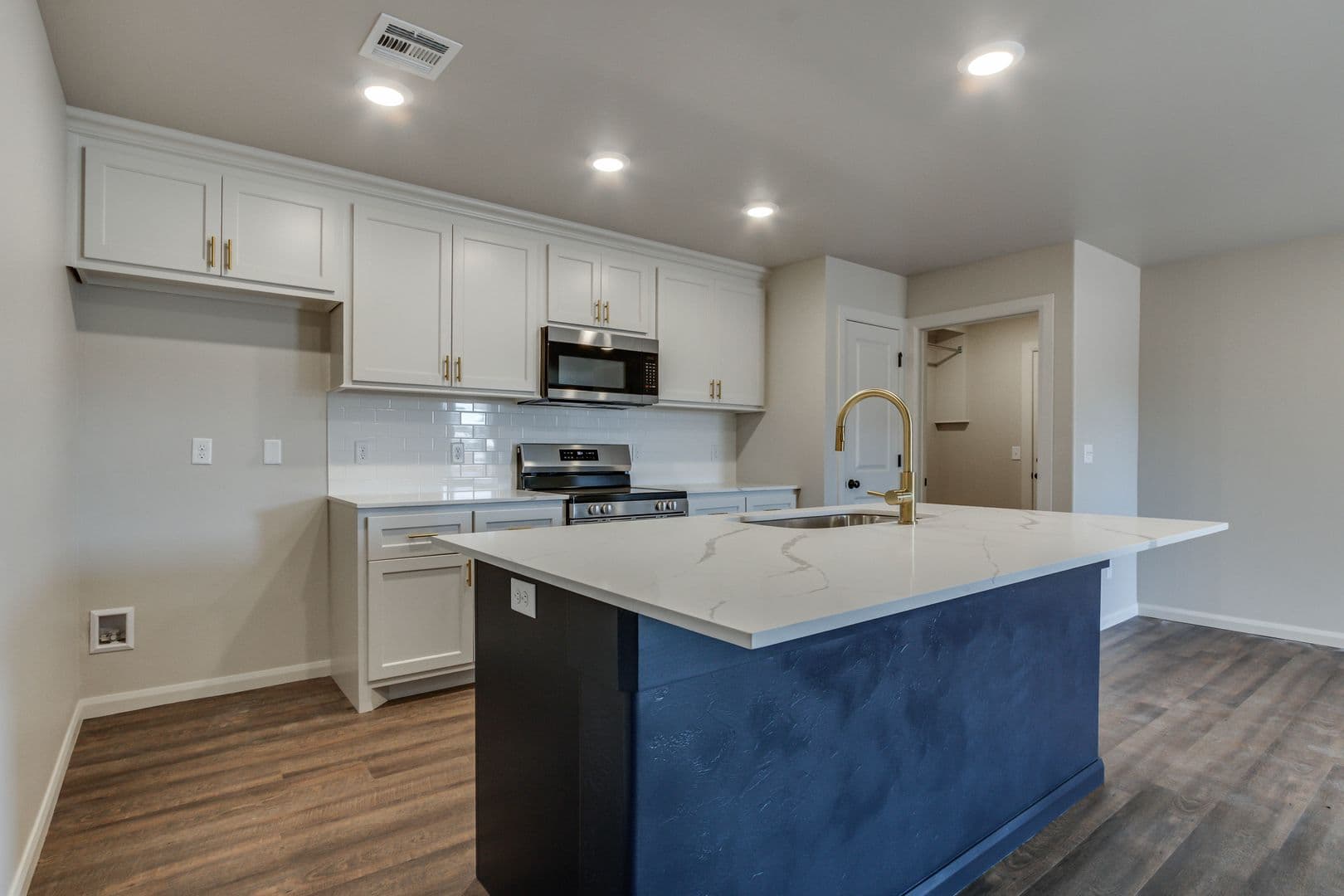 Edmond House: 400 Keiths Way