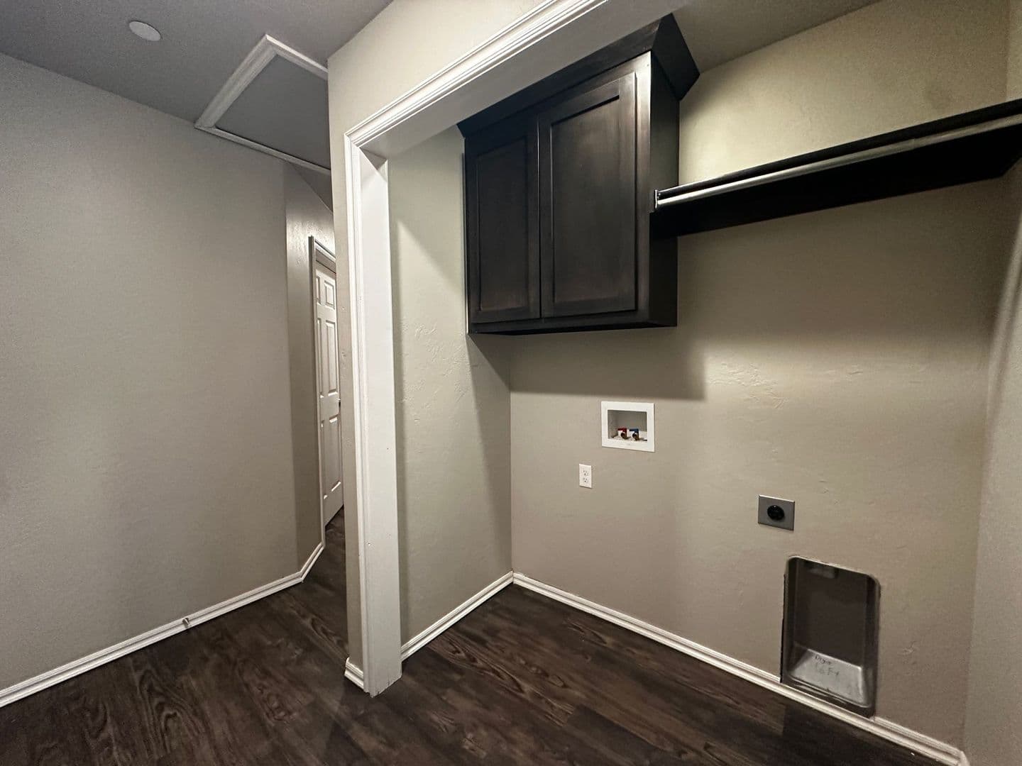Moore House: 745 SW 14th St