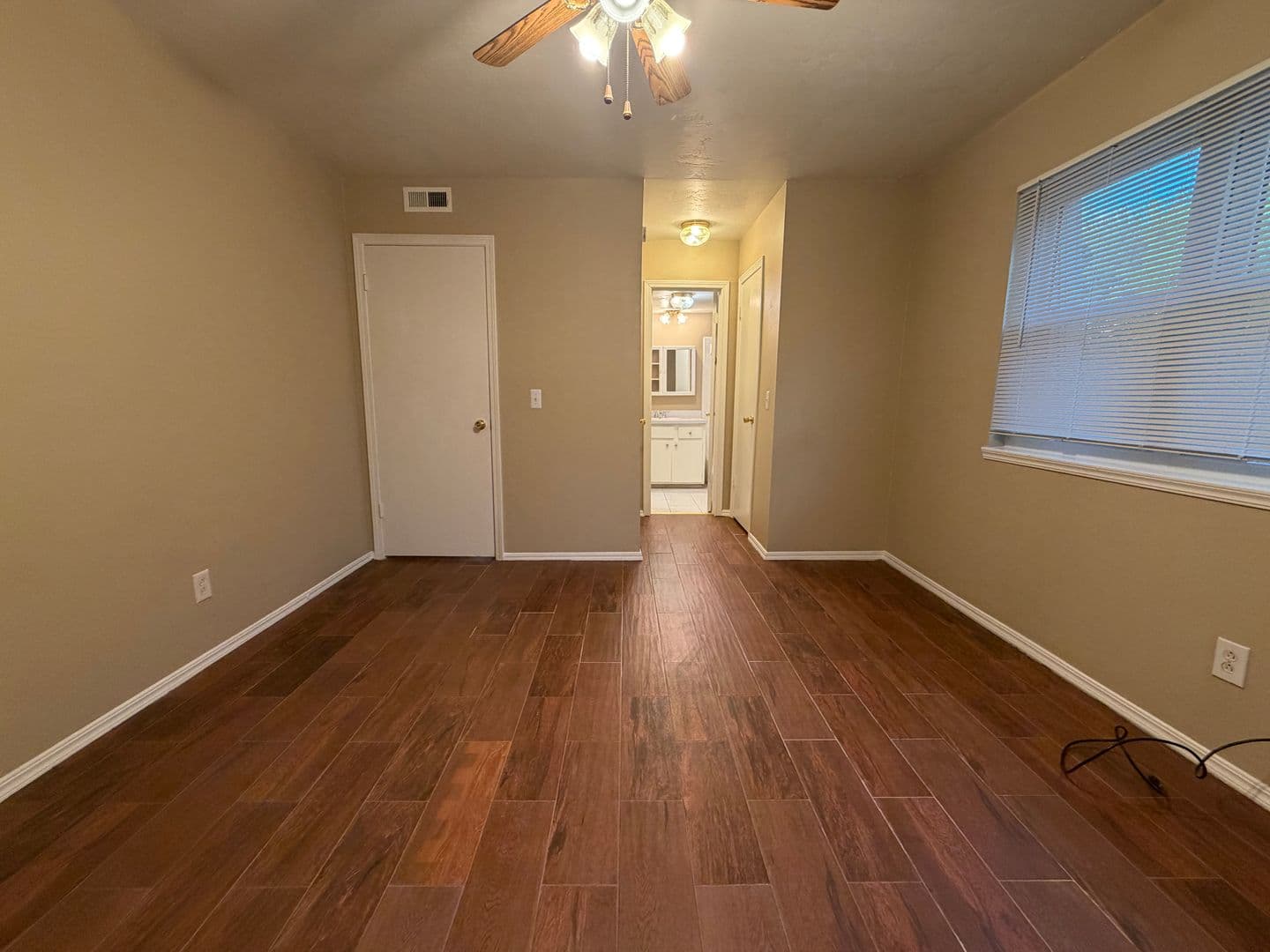 Oklahoma City House: 6028 NW Expressway Unit C