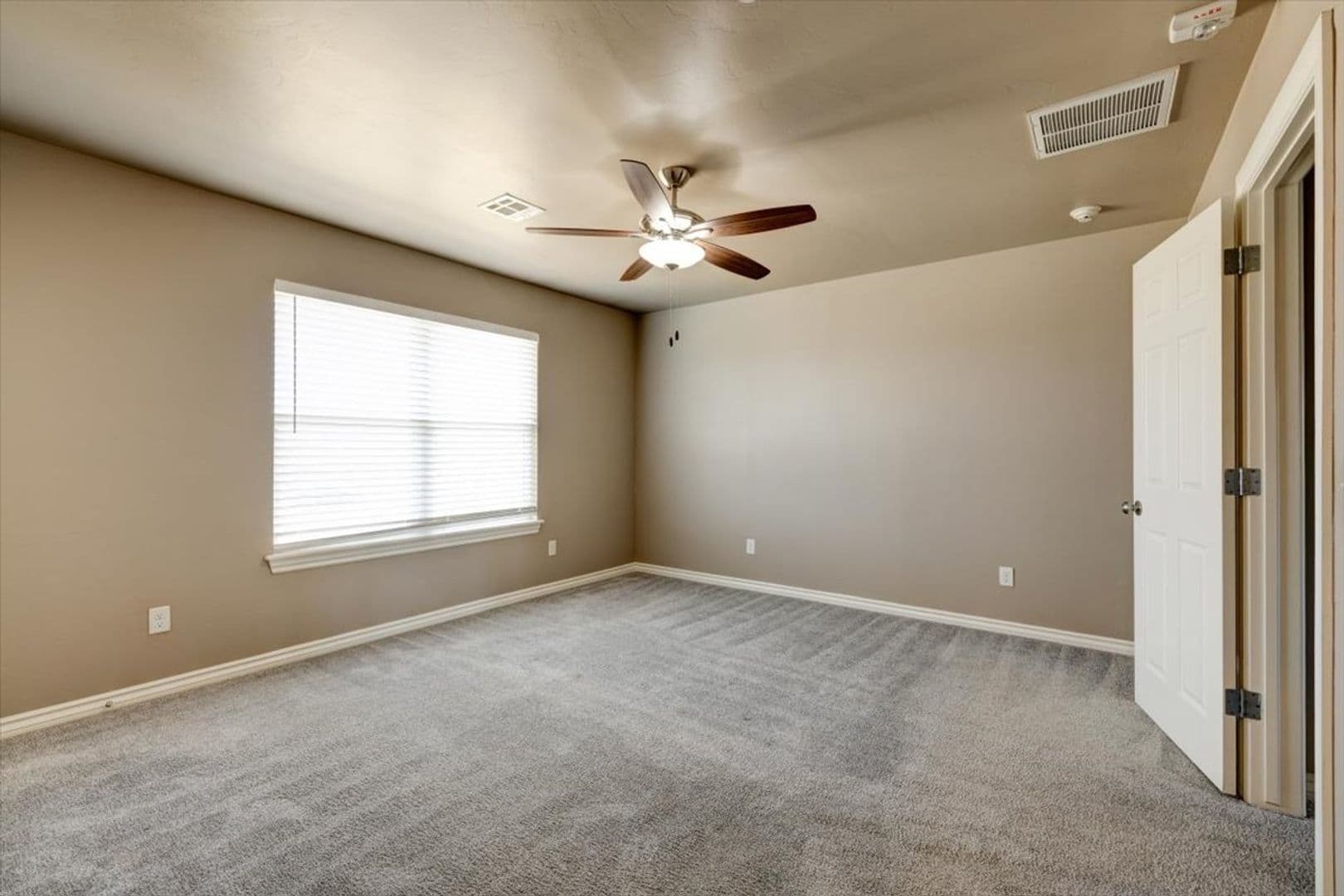 Moore House: 799 SW 14th St