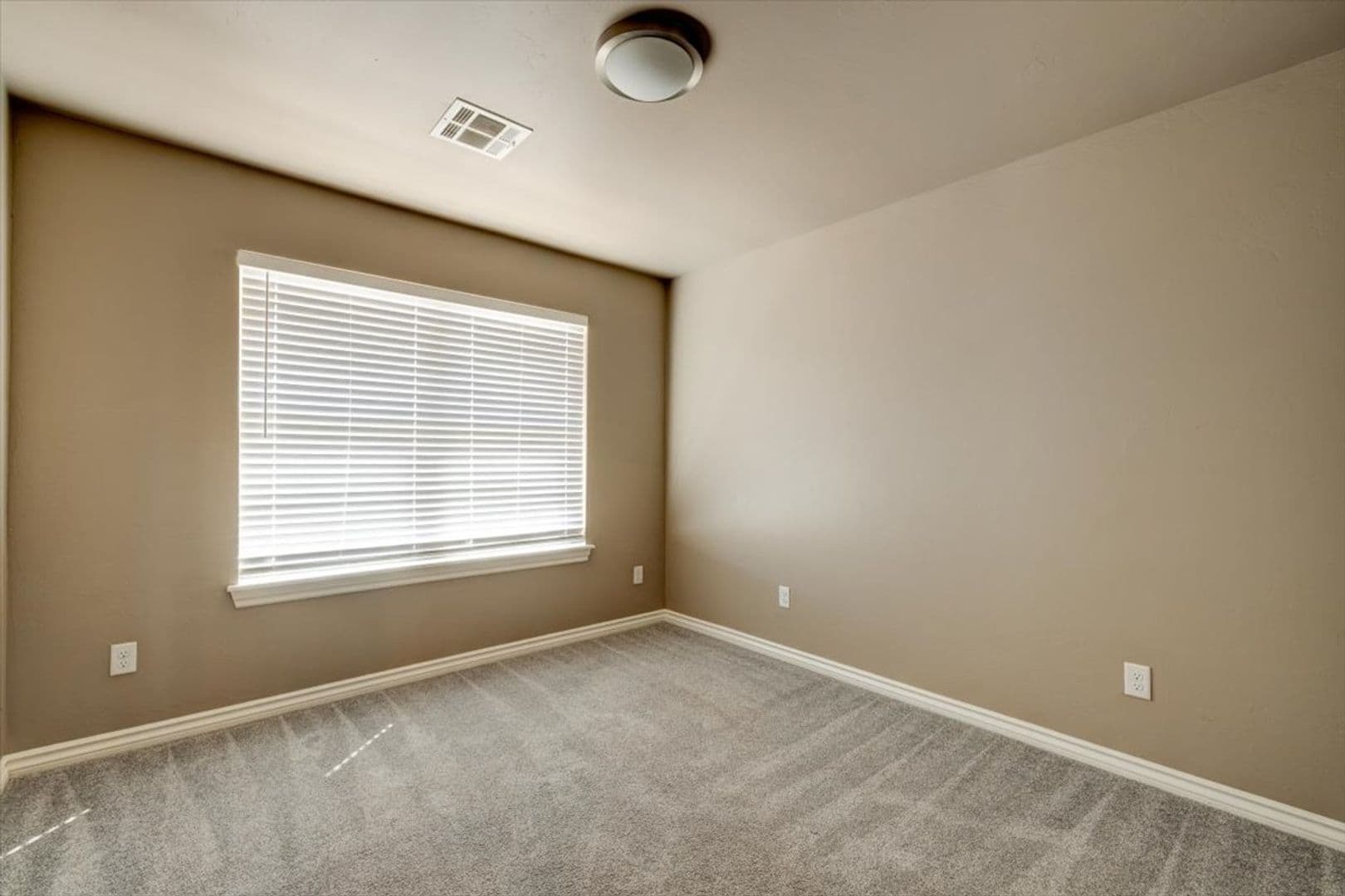 Moore House: 799 SW 14th St