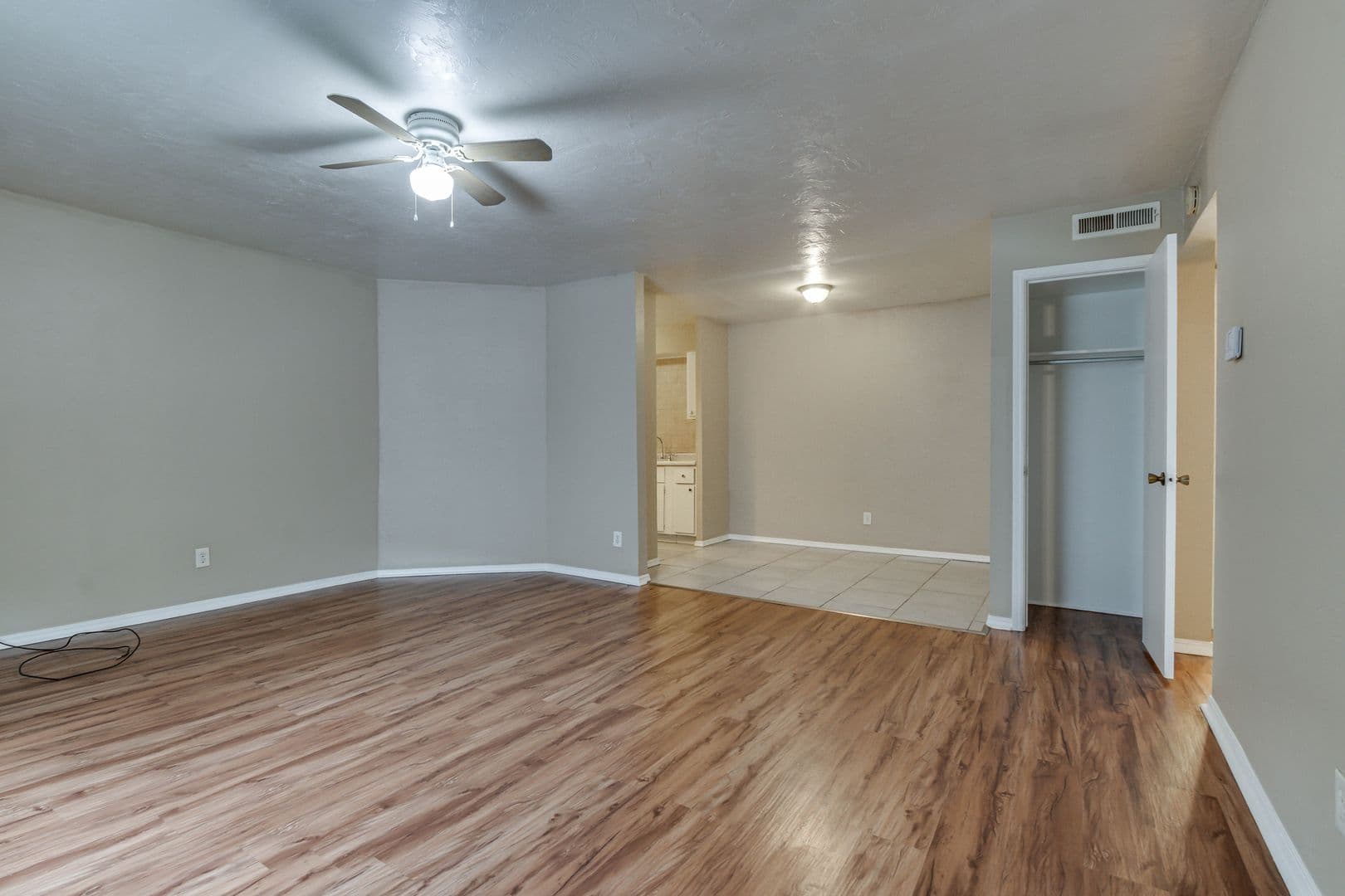 Oklahoma City House: 6026 NW Expressway Unit C