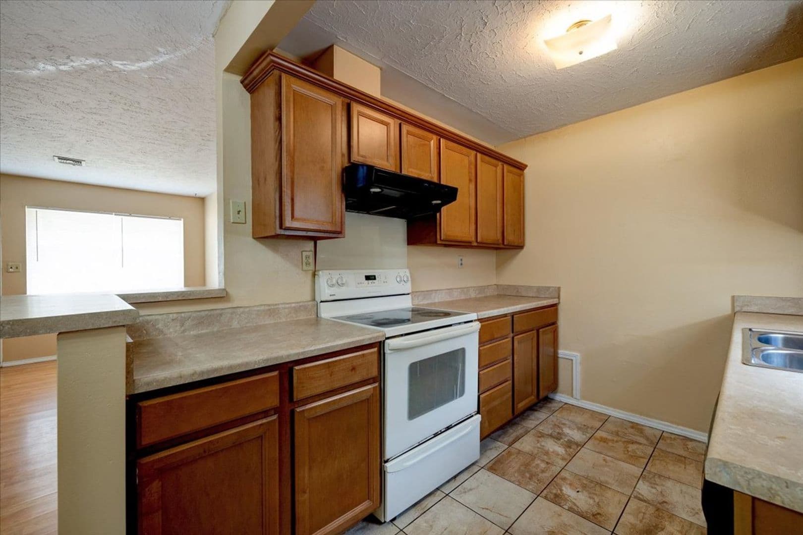 Midwest City House: 116 W. Rose Drive