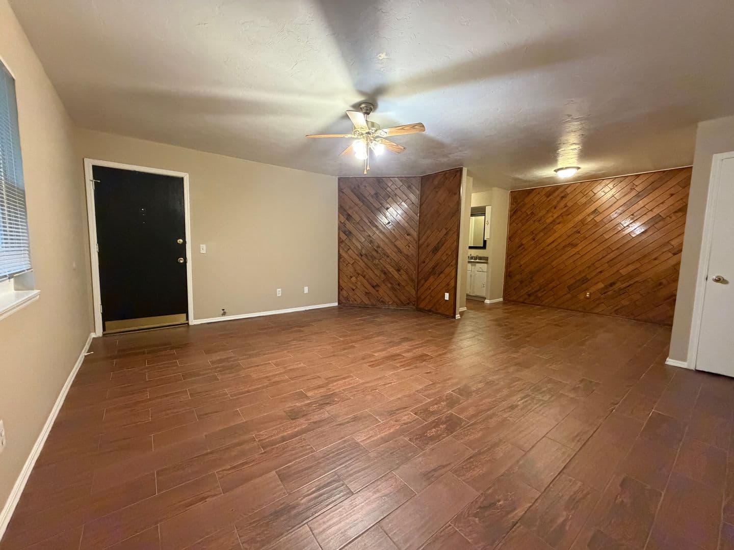 Oklahoma City House: 6028 NW Expressway Unit C
