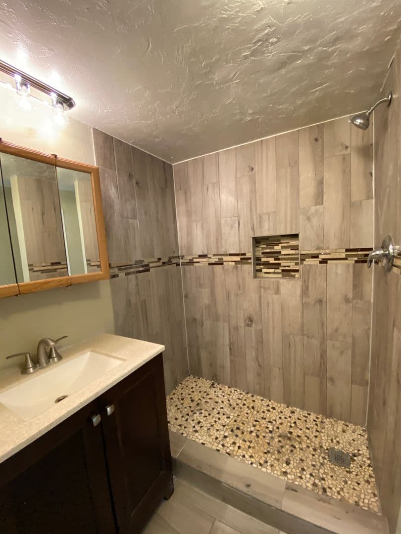 Oklahoma City House: 6030 NW Expressway Unit A