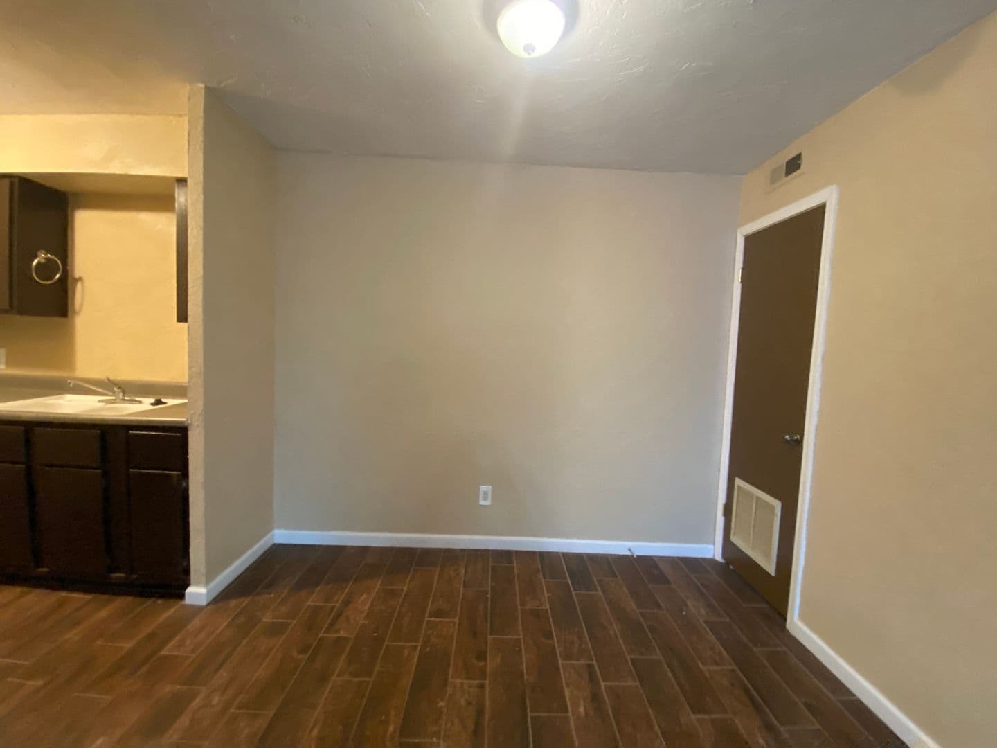 Oklahoma City House: 6024 NW Expressway Unit C
