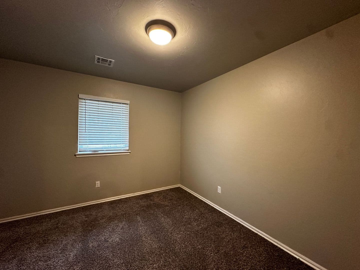 Moore House: 745 SW 14th St