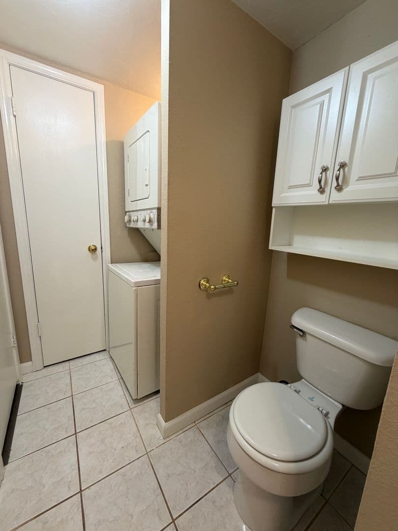Oklahoma City House: 6028 NW Expressway Unit C