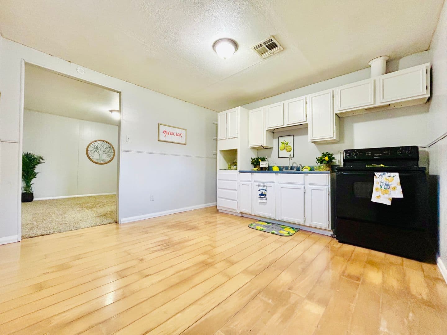 Del City House: 4220 SE 25th St