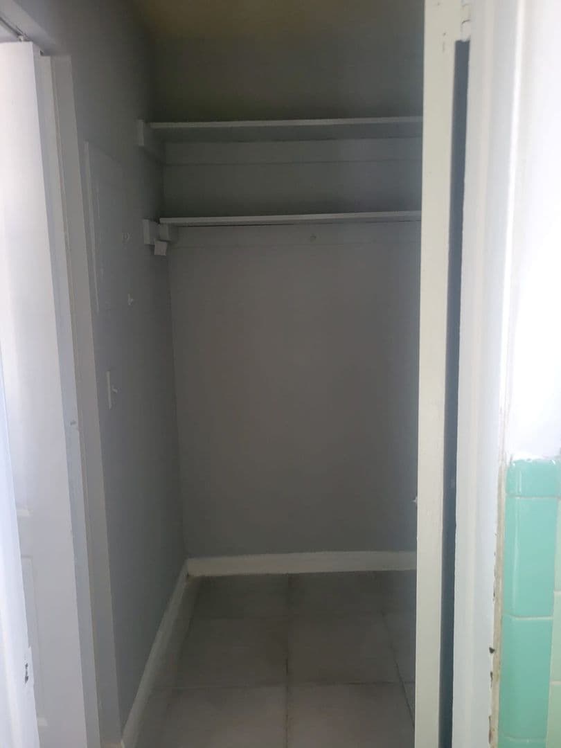 Hollywood Apartment: 6097 Rodman Street