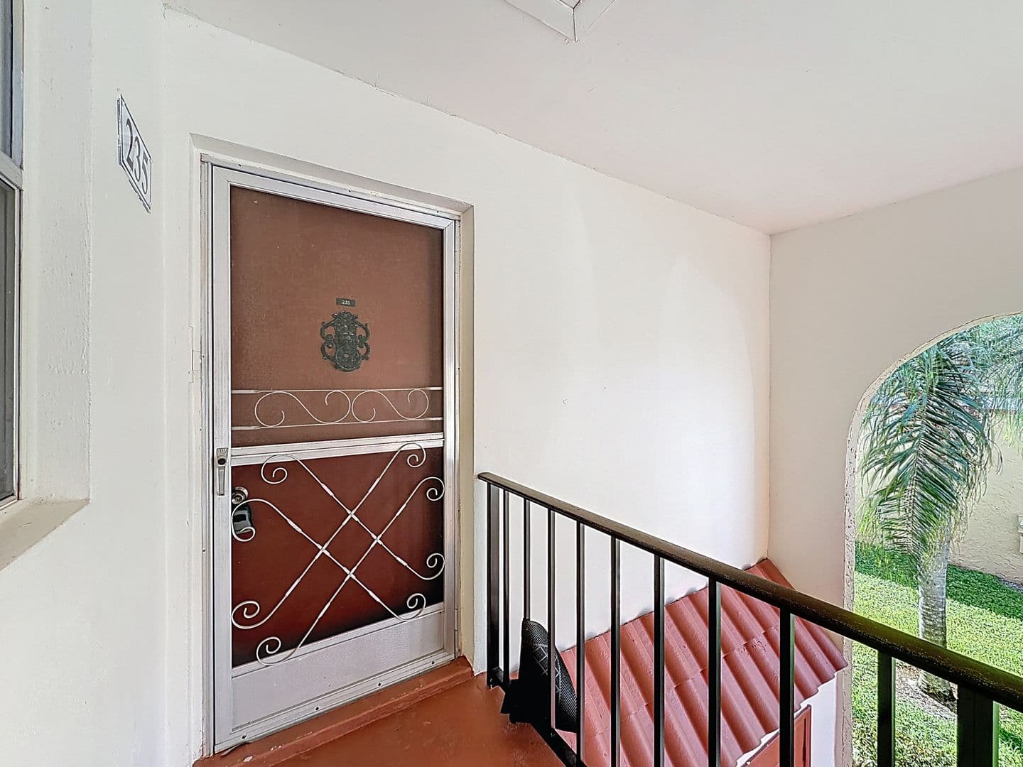 West Palm Beach House: 235 Lake Dora Drive