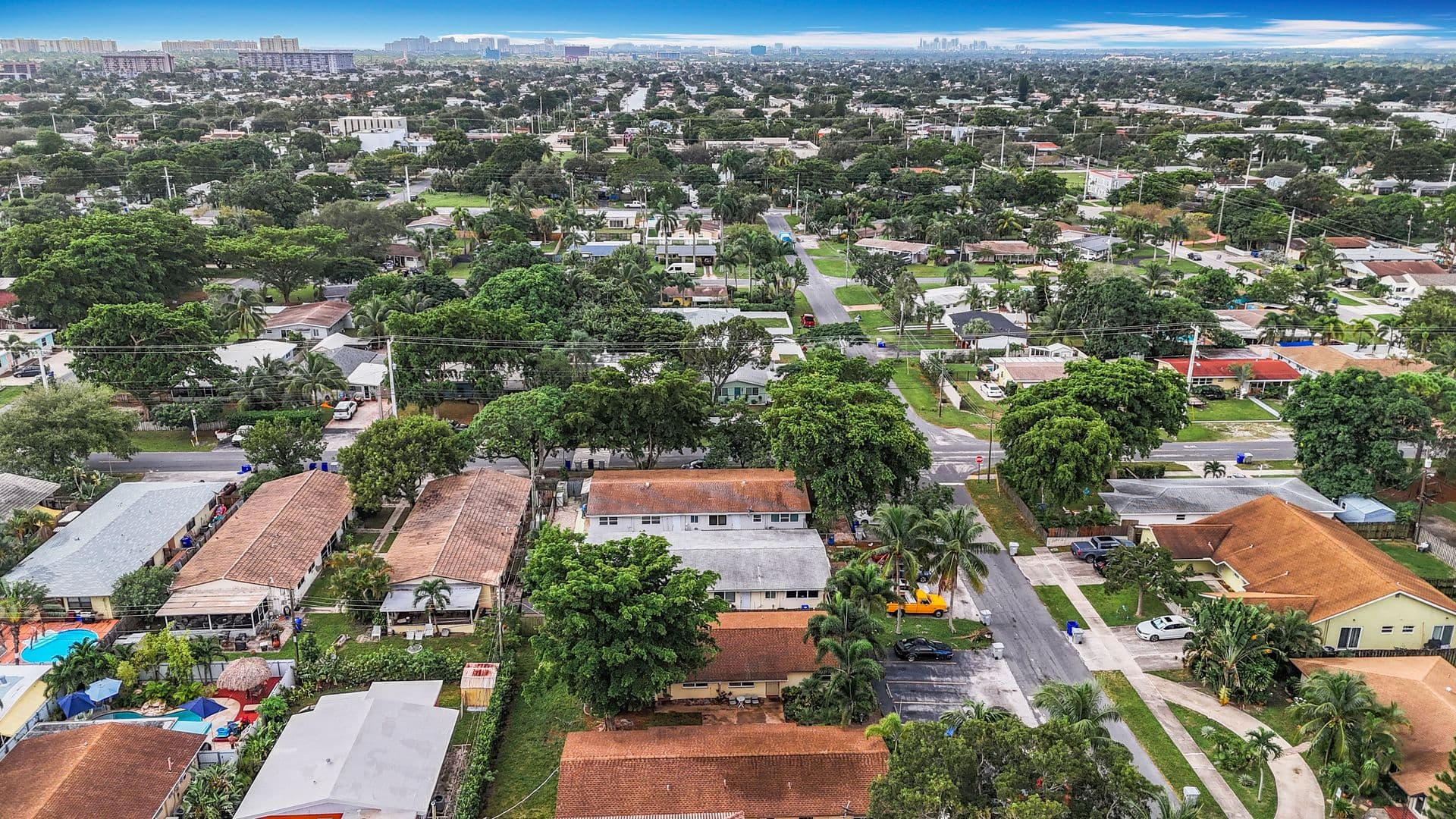 Pompano Apartment: 410 NE 12th Ave