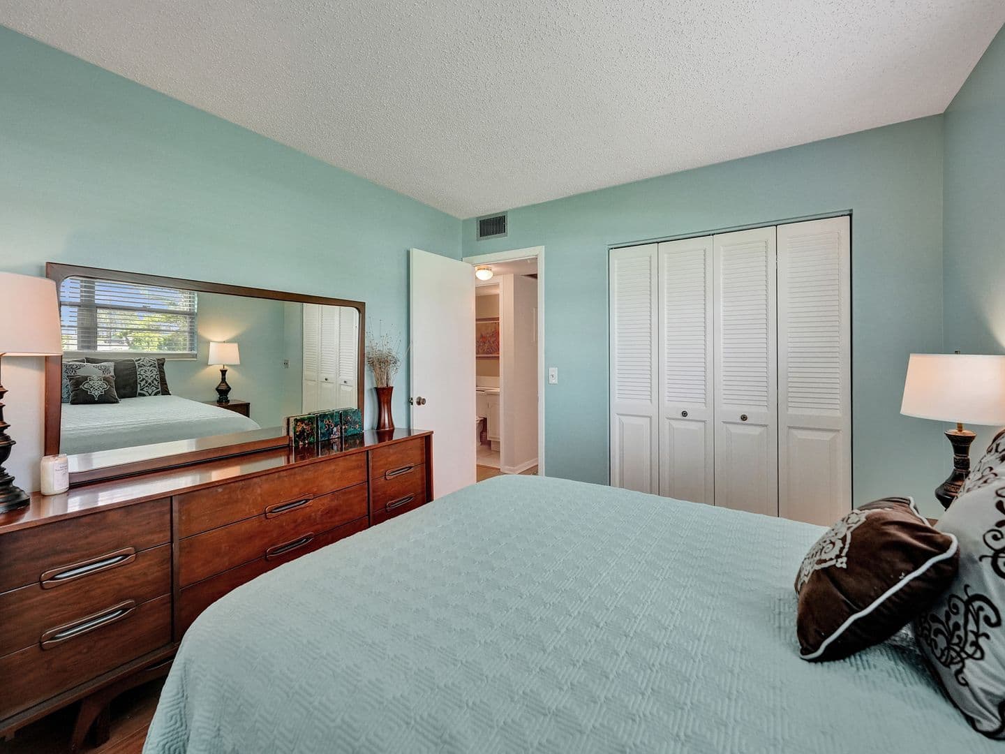 DEERFIELD BEACH Condo: 232 Farnham J
