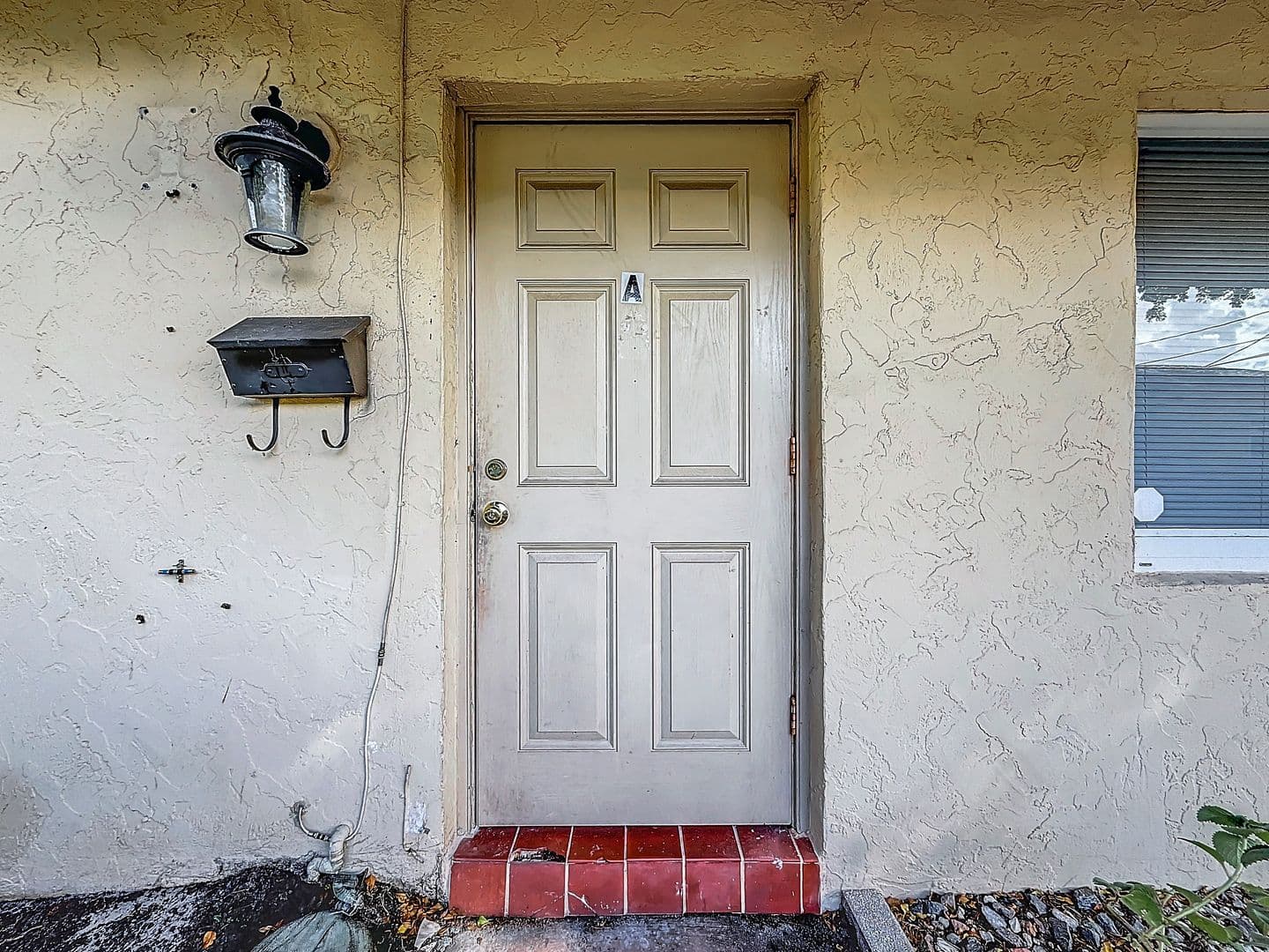 Pompano Apartment: 410 NE 12th Ave