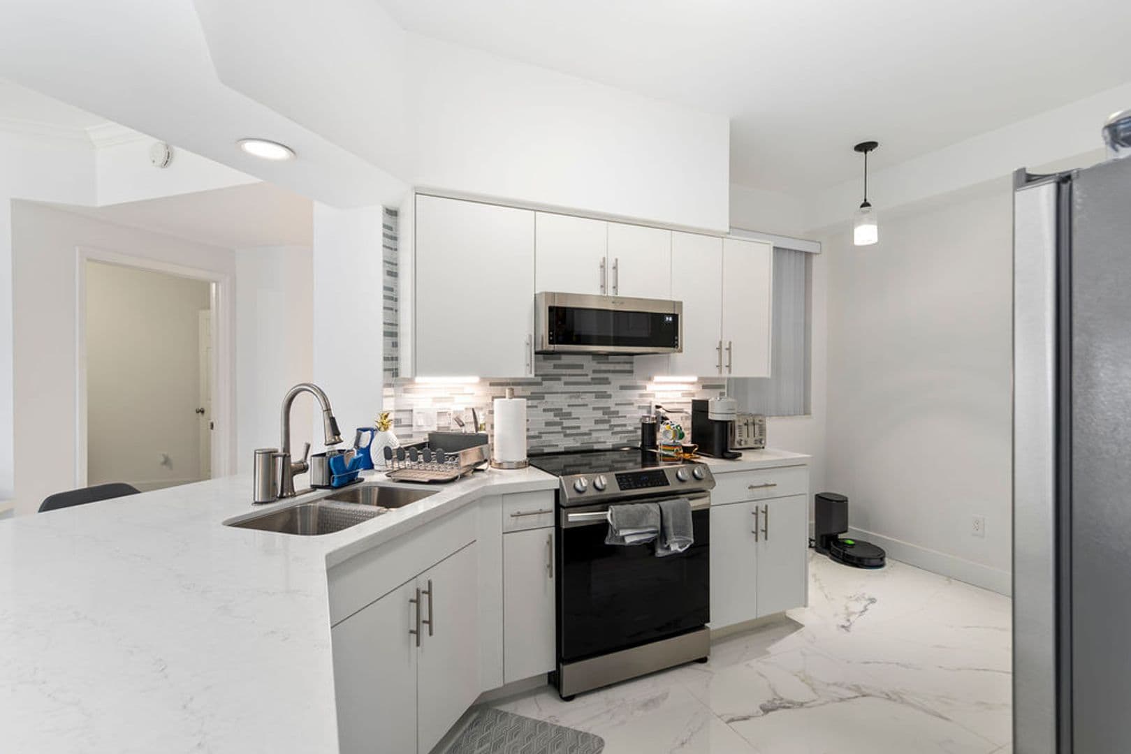 Aventura House: 3205 NE 184th Street unit 9203