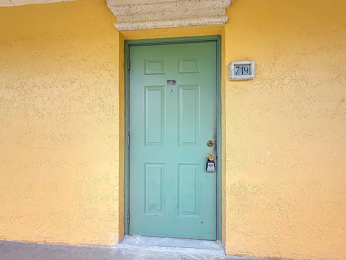 Boynton Beach House: 719 Meadows Circle