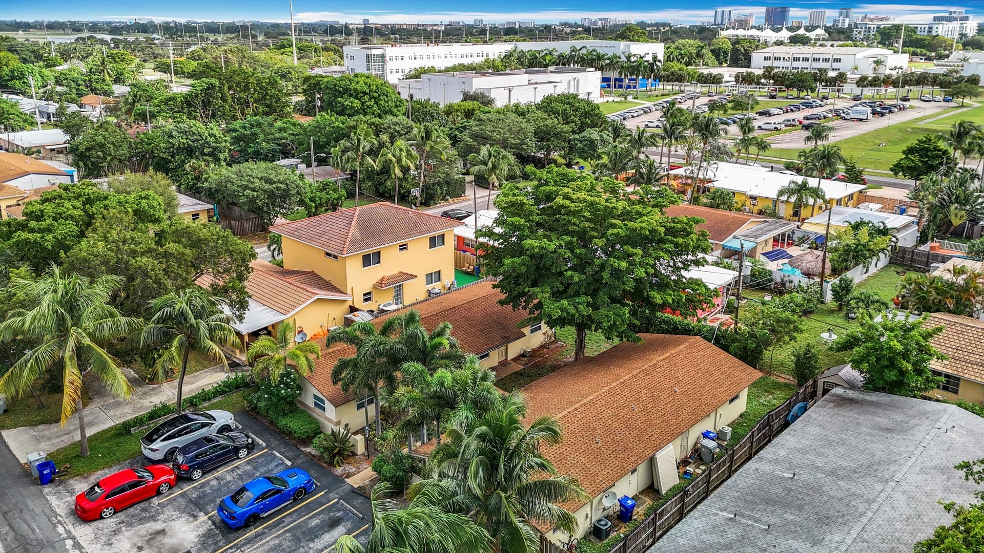 Pompano Apartment: 410 NE 12th Ave