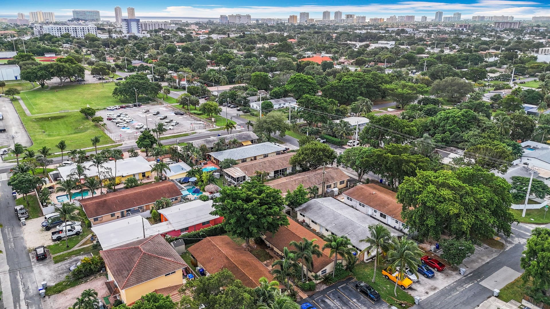 Pompano Apartment: 410 NE 12th Ave