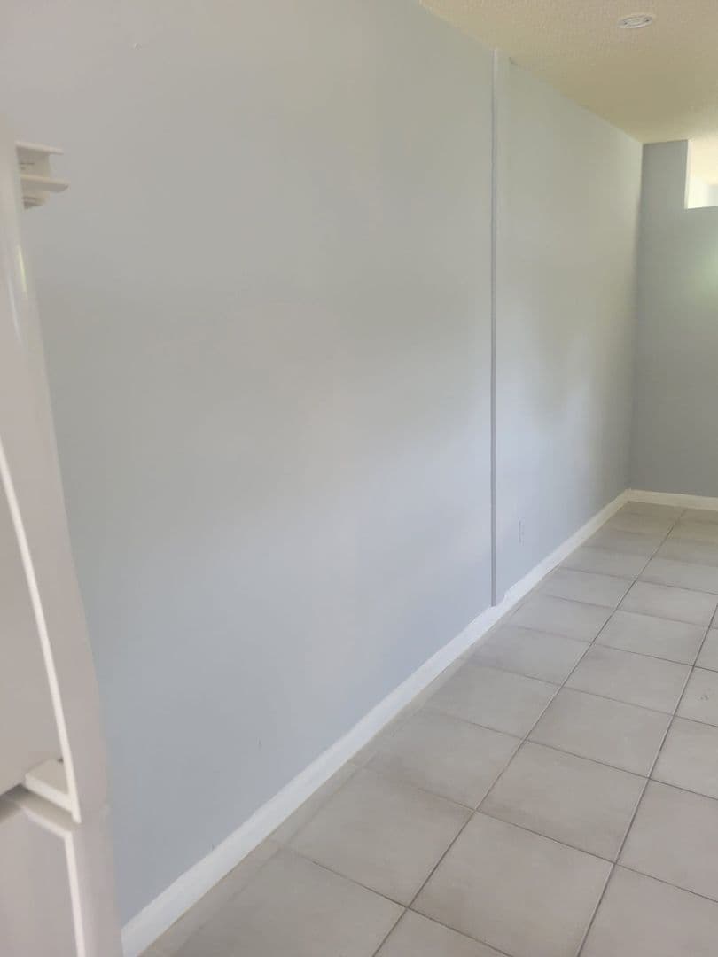 Hollywood Apartment: 6097 Rodman Street