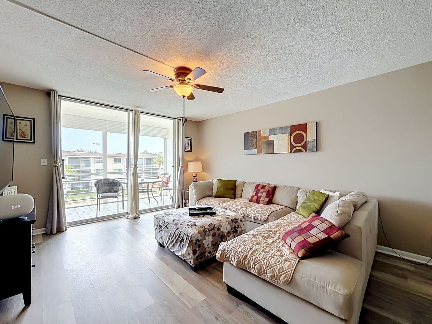 Lighthouse Point House: 4500 N Federal Highway #315B