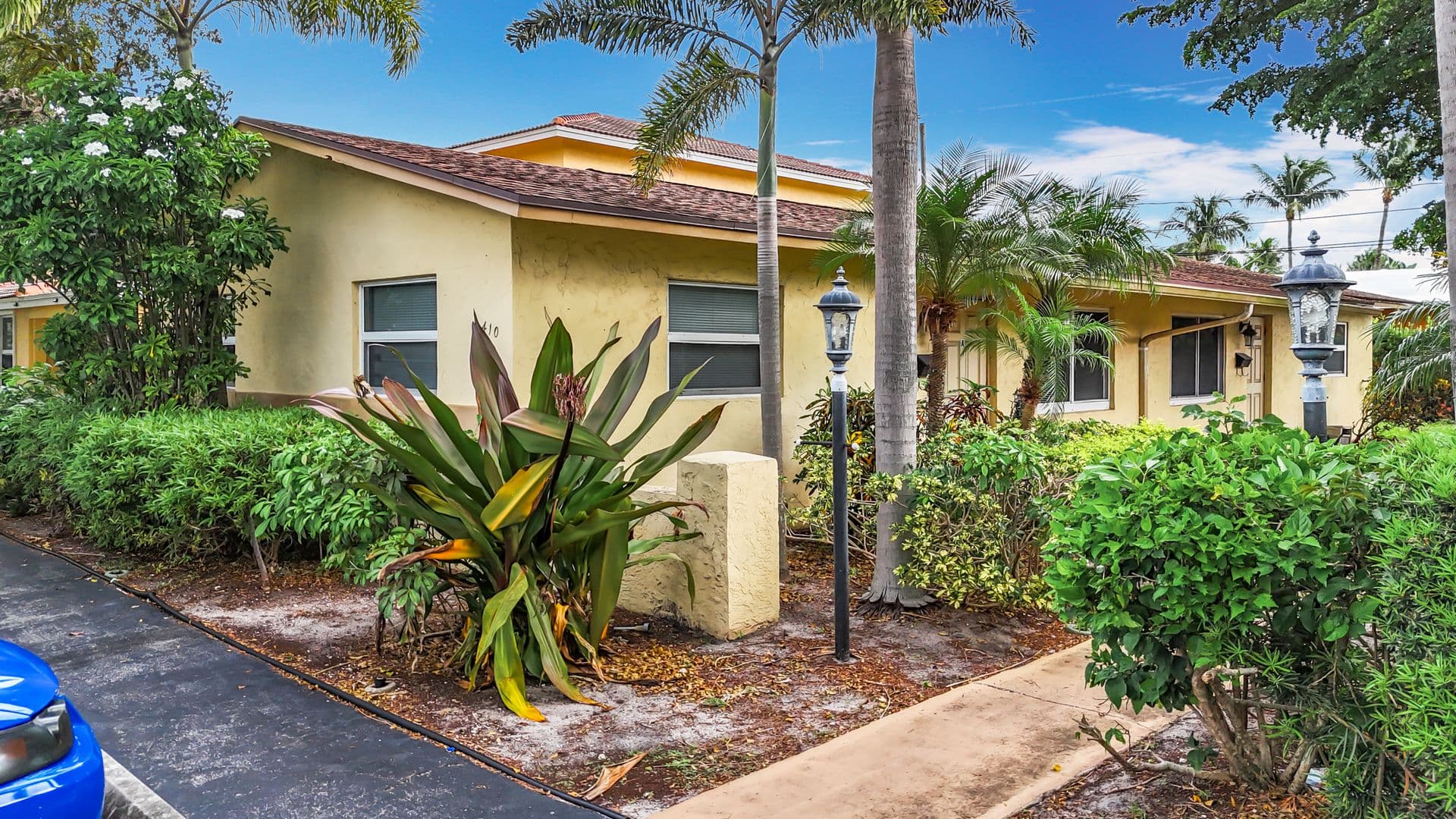 Pompano Apartment: 410 NE 12th Ave