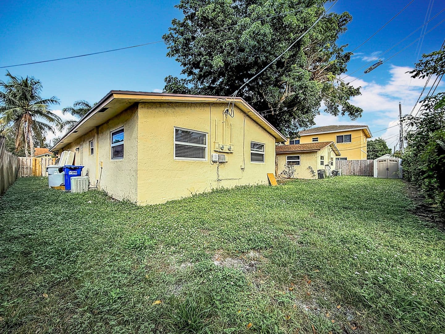 Pompano Apartment: 410 NE 12th Ave