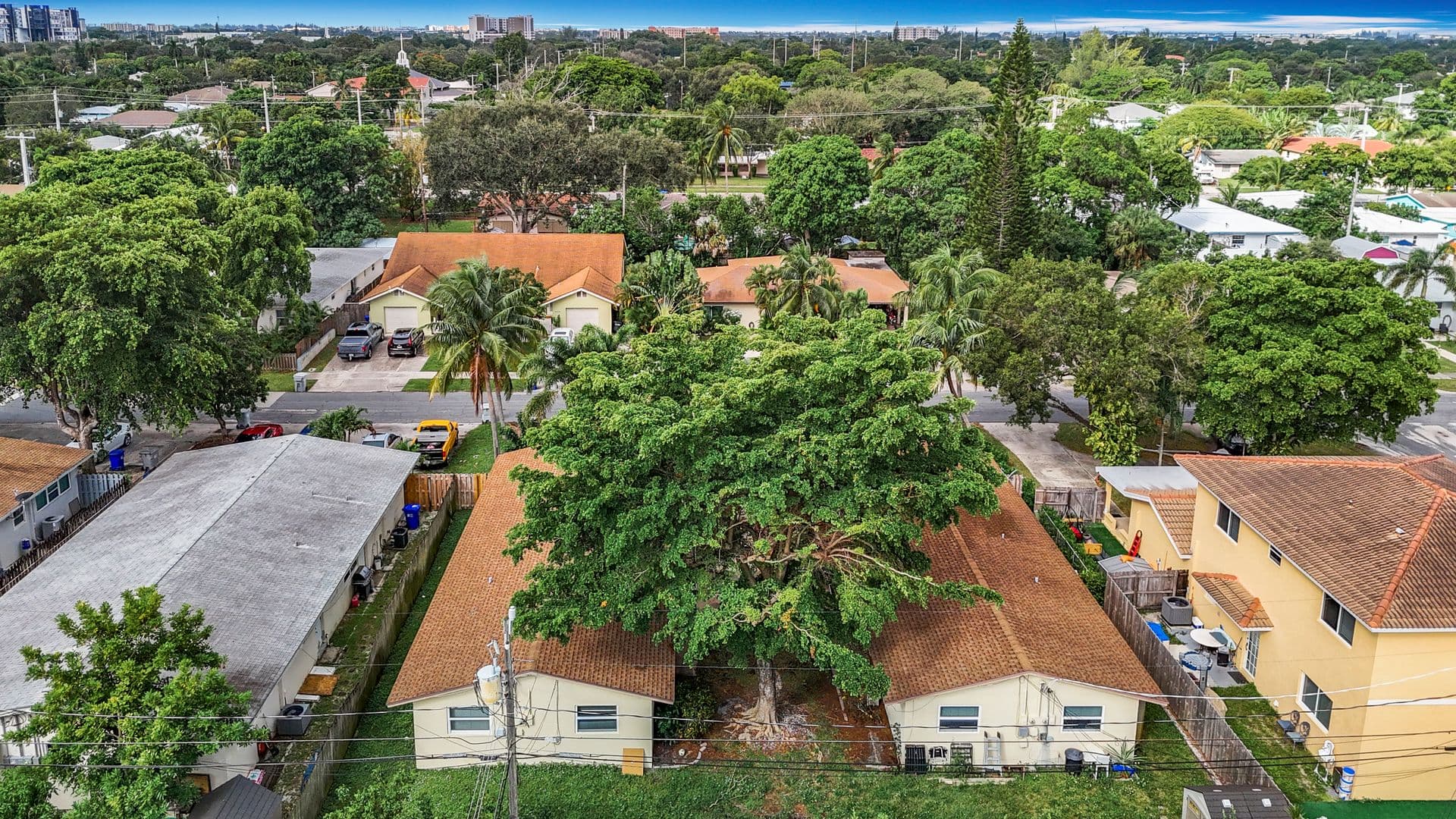 Pompano Apartment: 410 NE 12th Ave