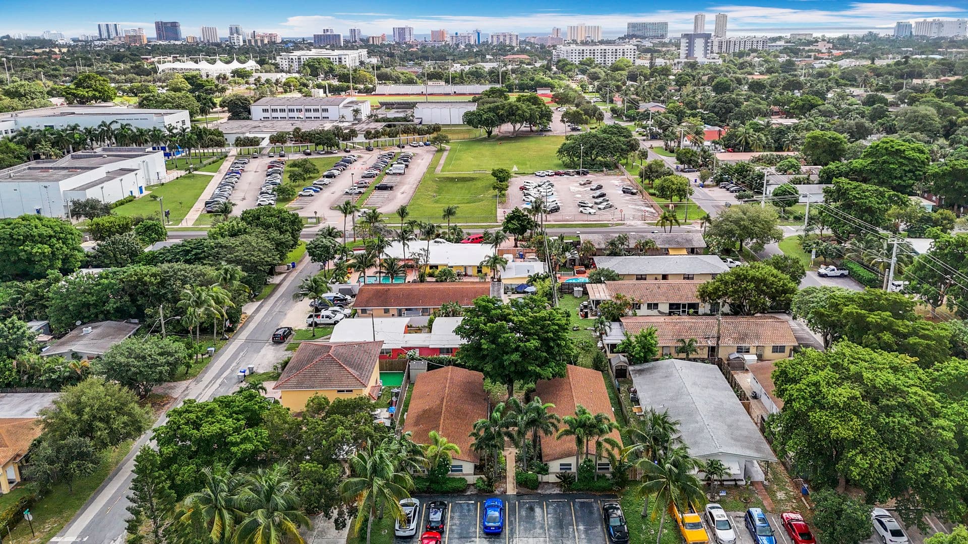 Pompano Apartment: 410 NE 12th Ave