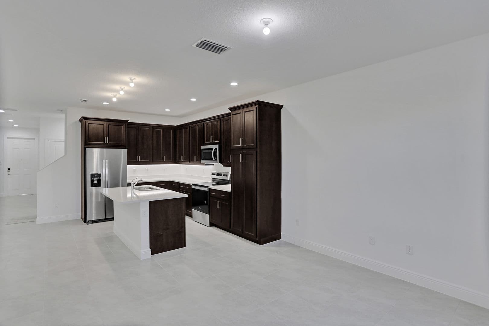 Deerfield Beach, House: 585 Sanderling Circle