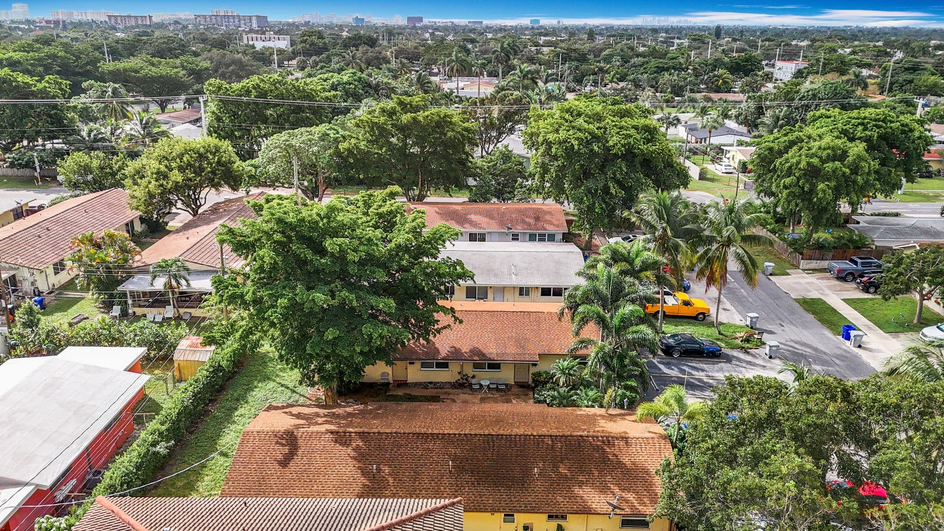Pompano Apartment: 410 NE 12th Ave