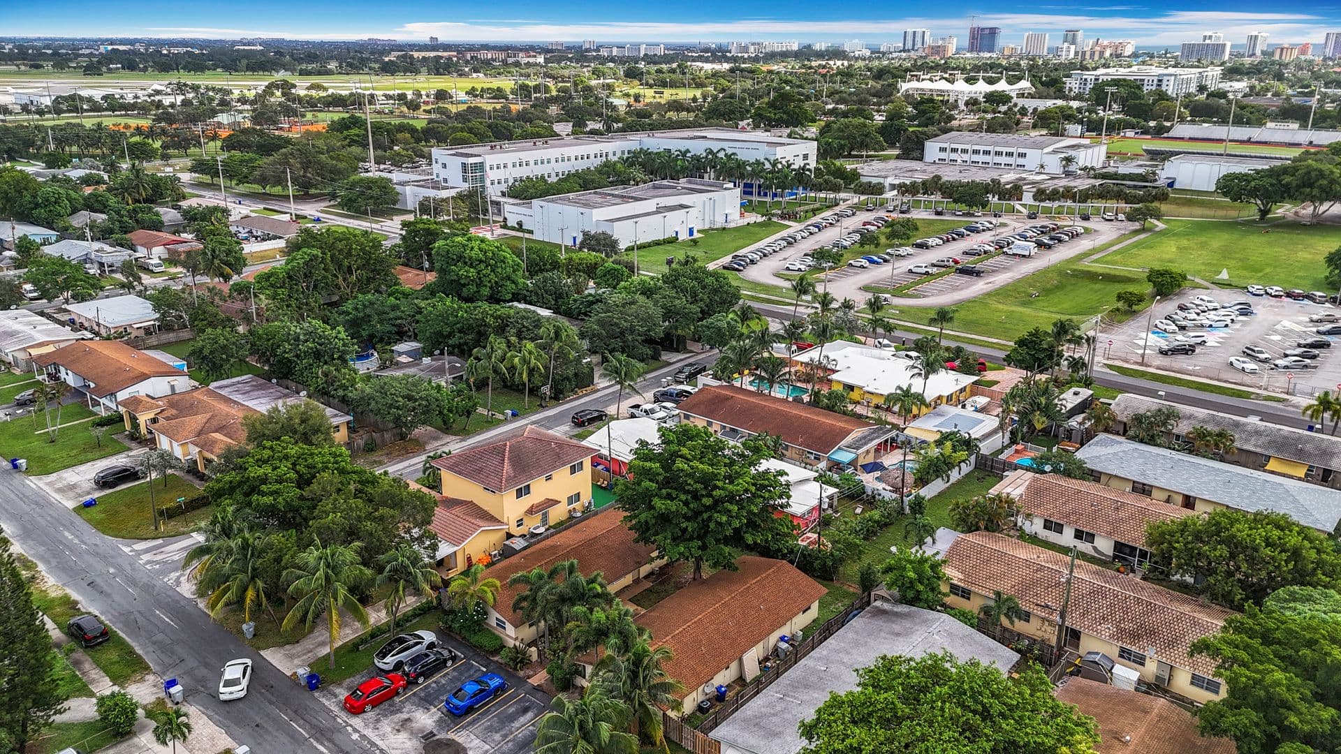 Pompano Apartment: 410 NE 12th Ave