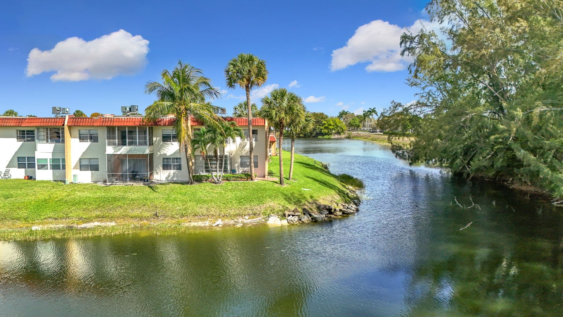 West Palm Beach House: 235 Lake Dora Drive