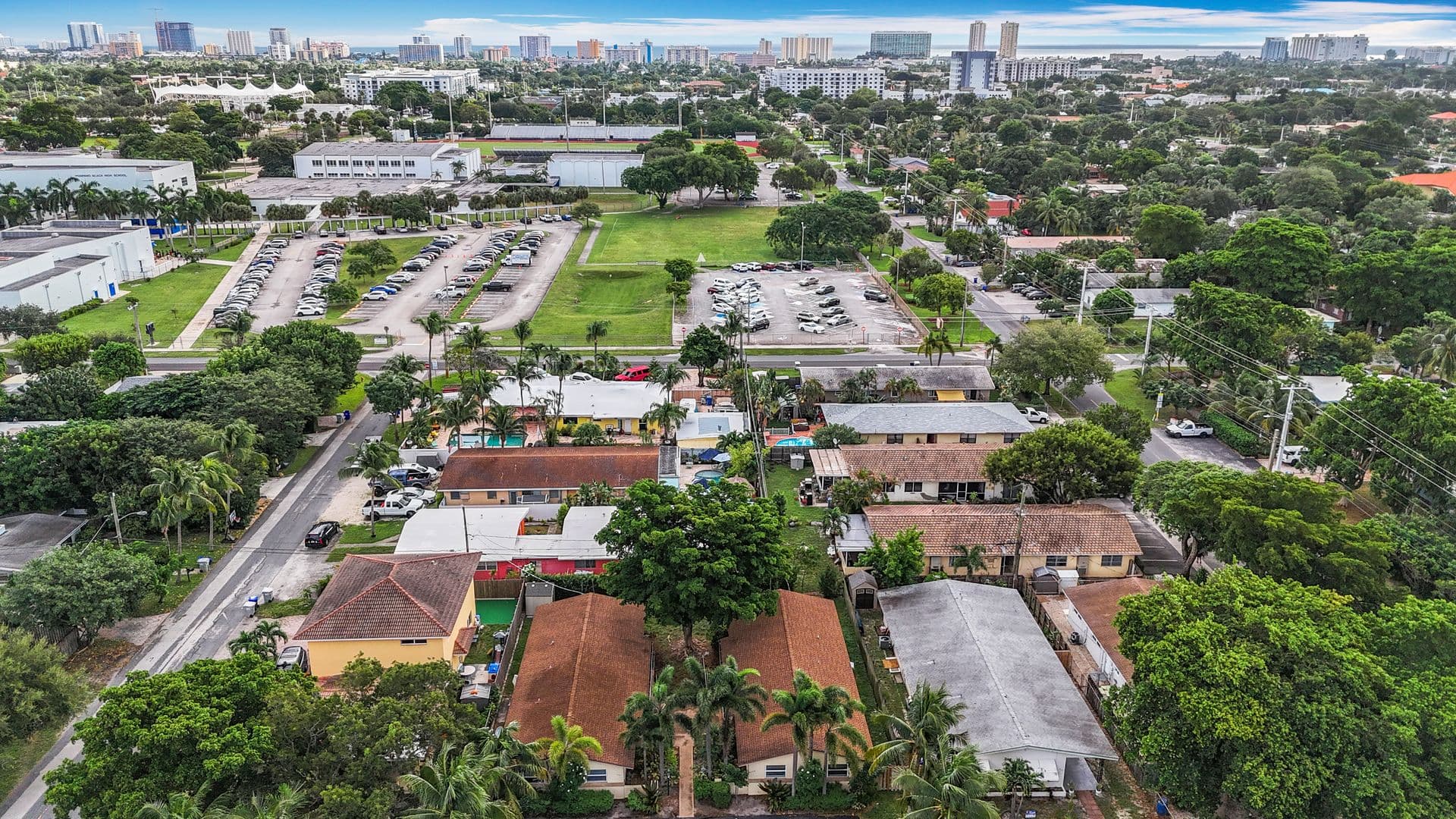 Pompano Apartment: 410 NE 12th Ave