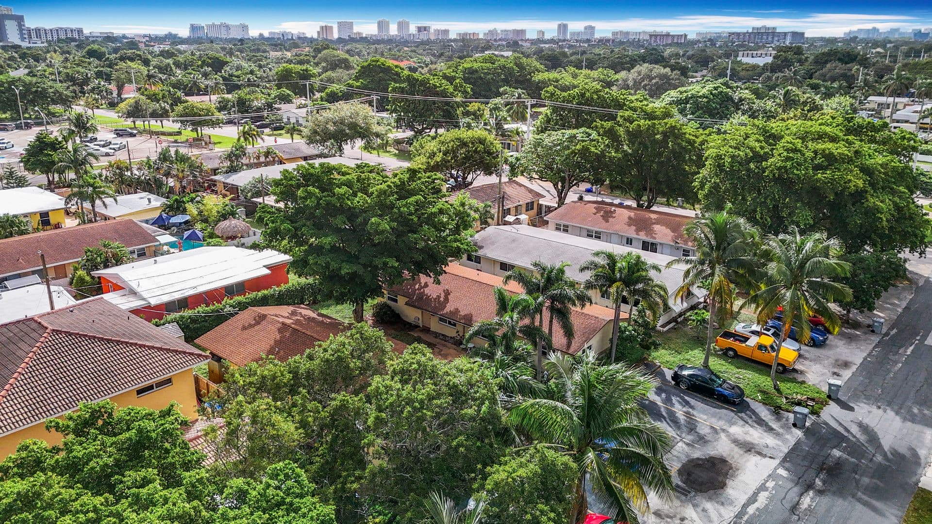 Pompano Apartment: 410 NE 12th Ave