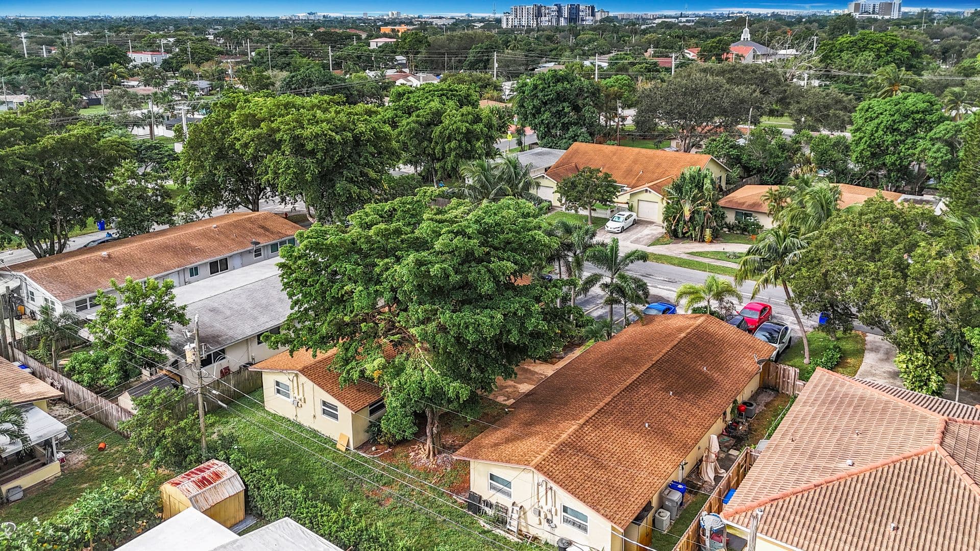 Pompano Apartment: 410 NE 12th Ave