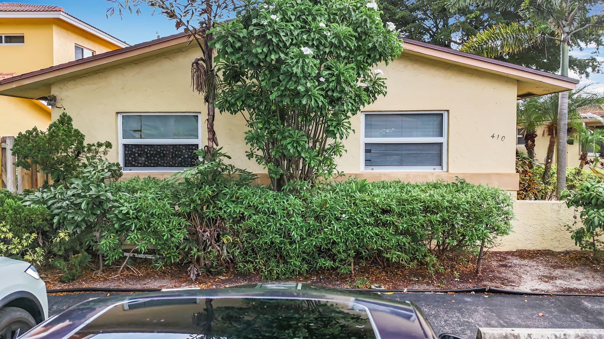Pompano Apartment: 410 NE 12th Ave