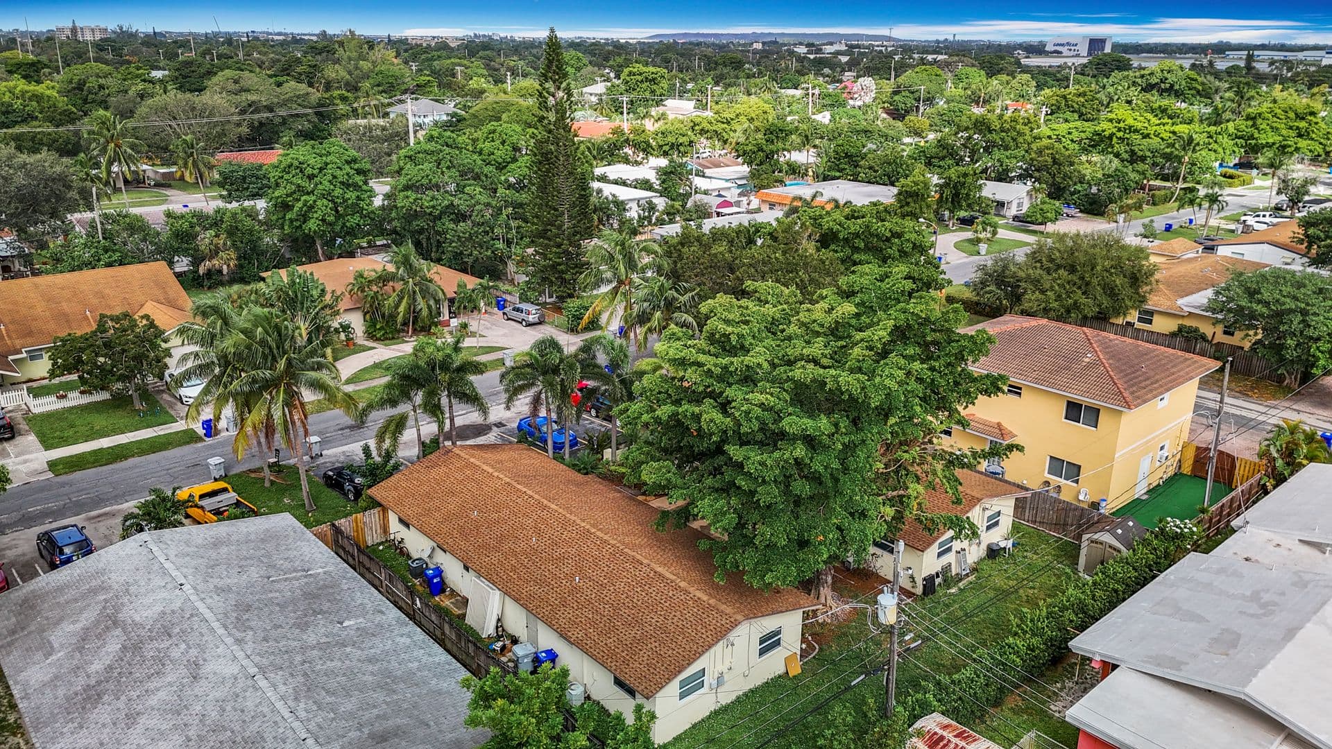 Pompano Apartment: 410 NE 12th Ave
