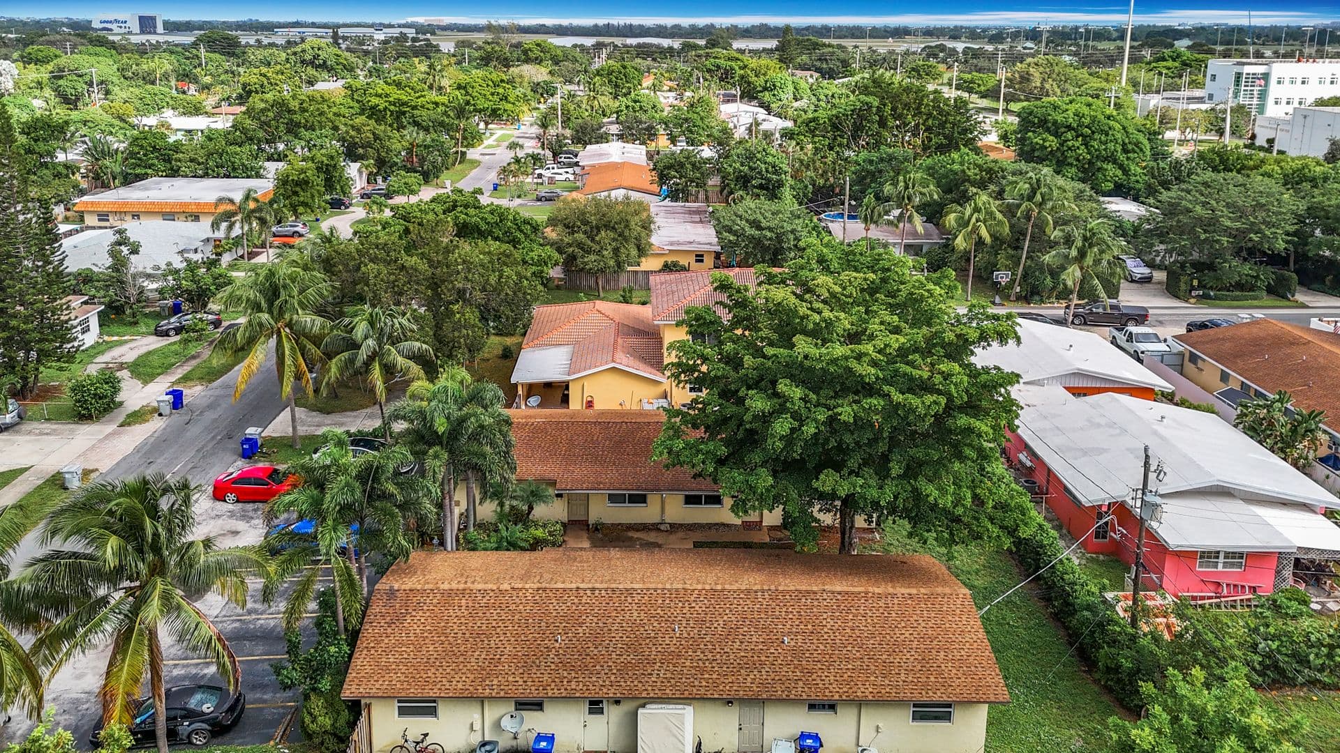 Pompano Apartment: 410 NE 12th Ave