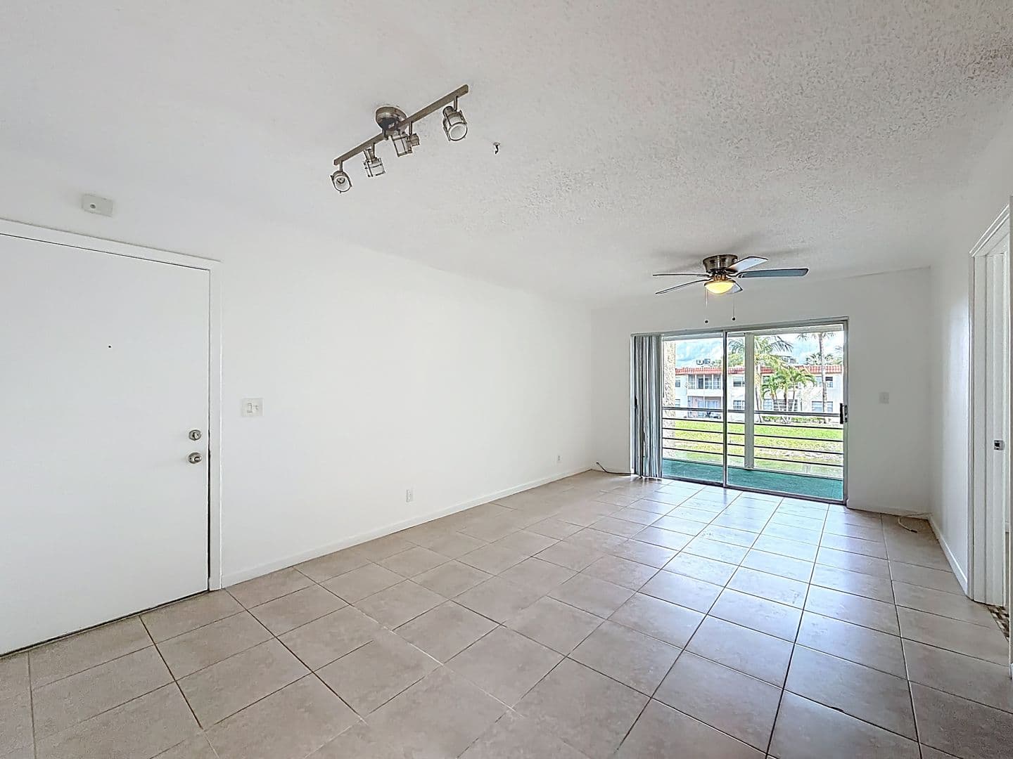 West Palm Beach House: 235 Lake Dora Drive