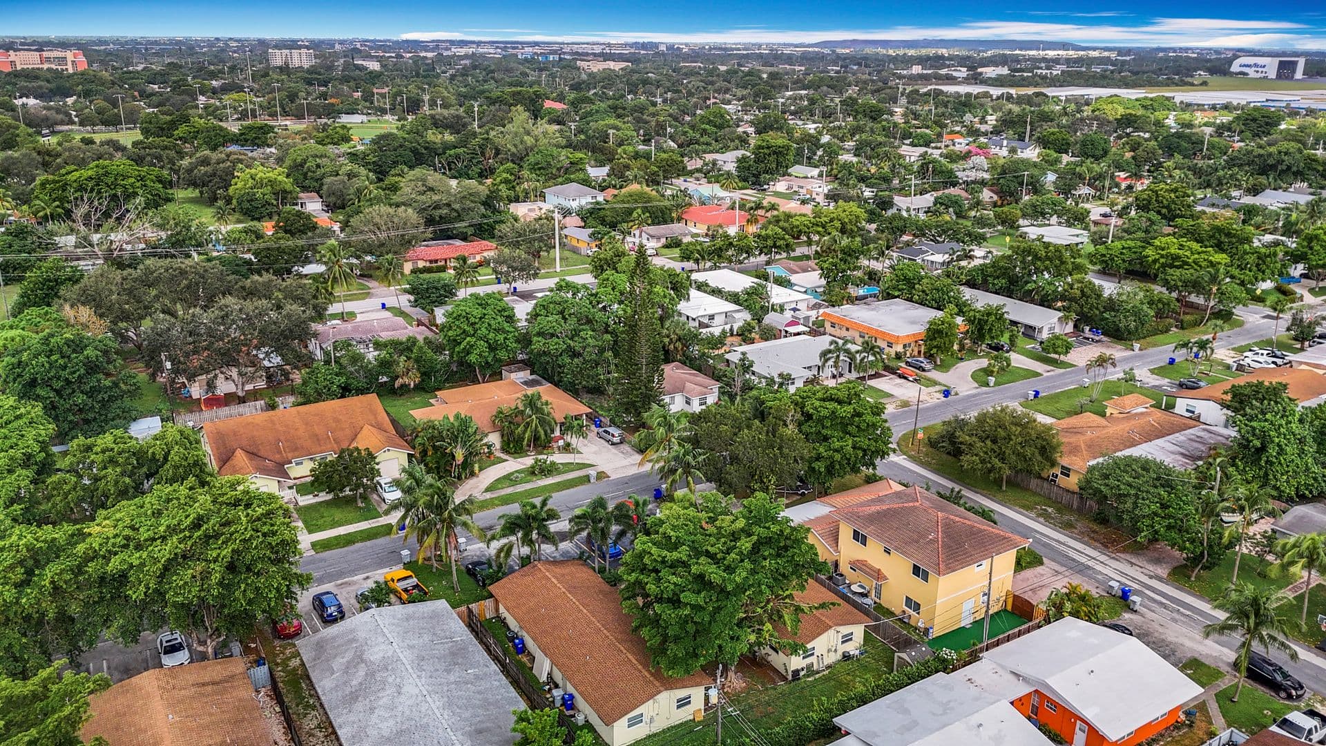 Pompano Apartment: 410 NE 12th Ave