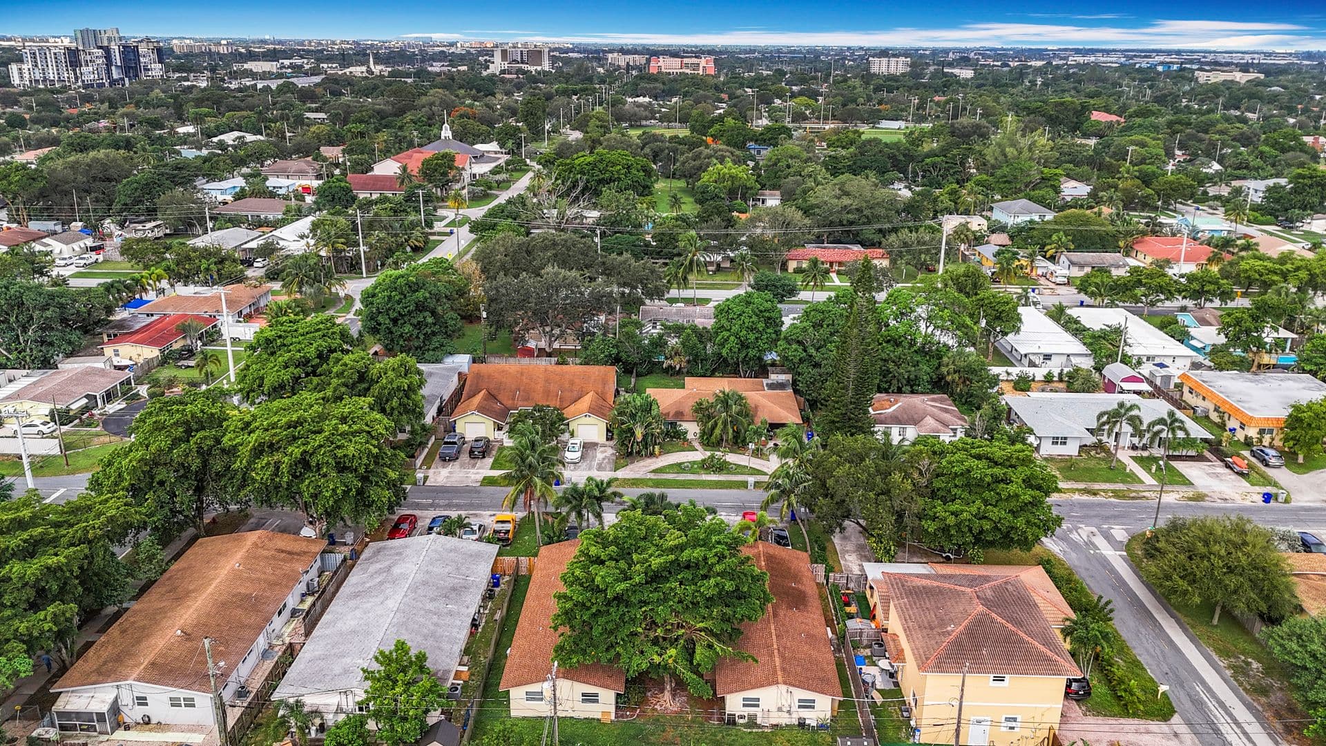 Pompano Apartment: 410 NE 12th Ave