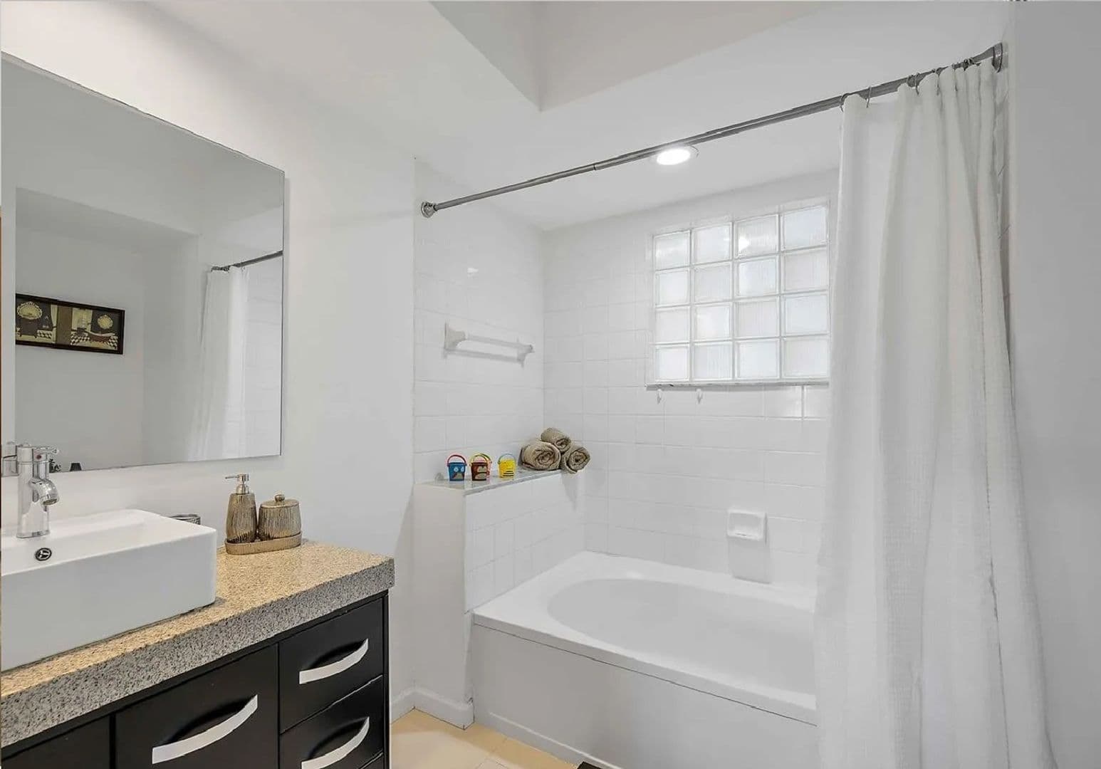 Aventura House: 3145 NE 184th Street Unit 5304