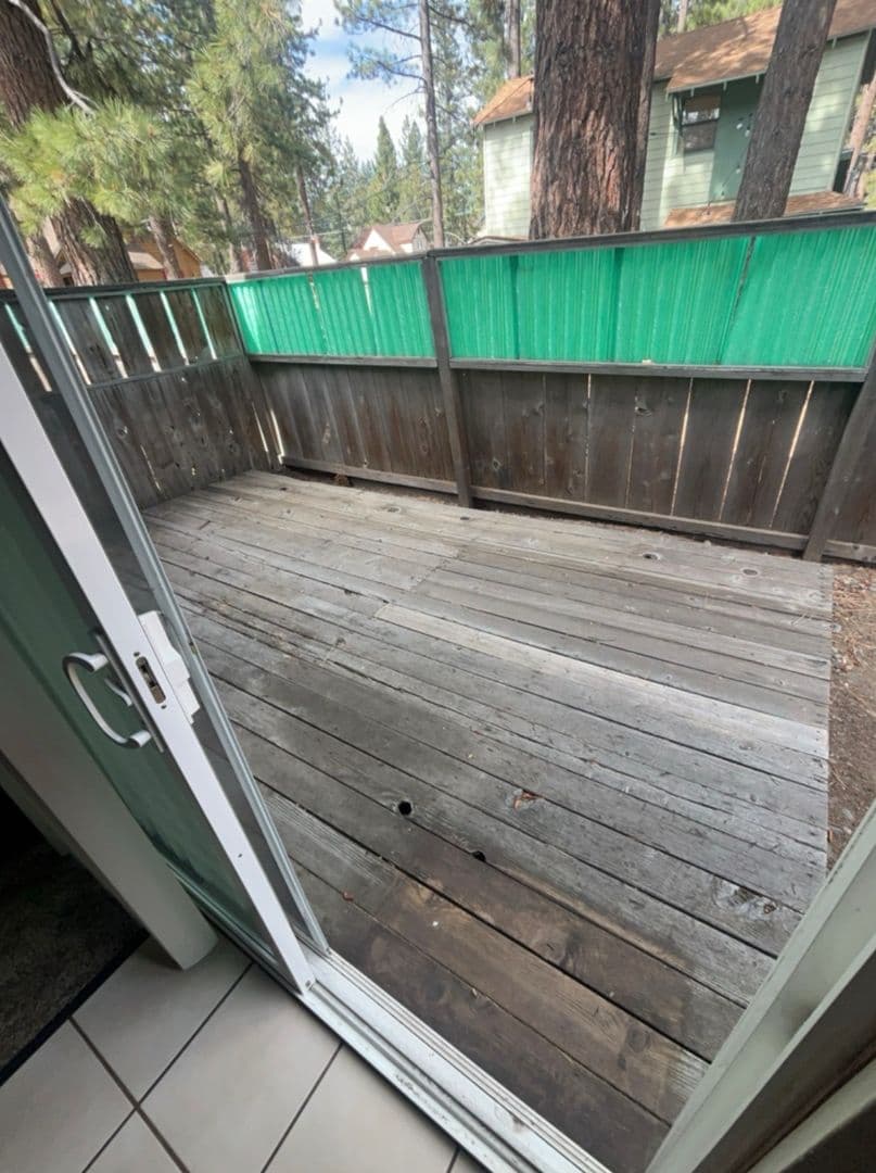 S Lake Tahoe Townhome: 803 San Jose Ave.