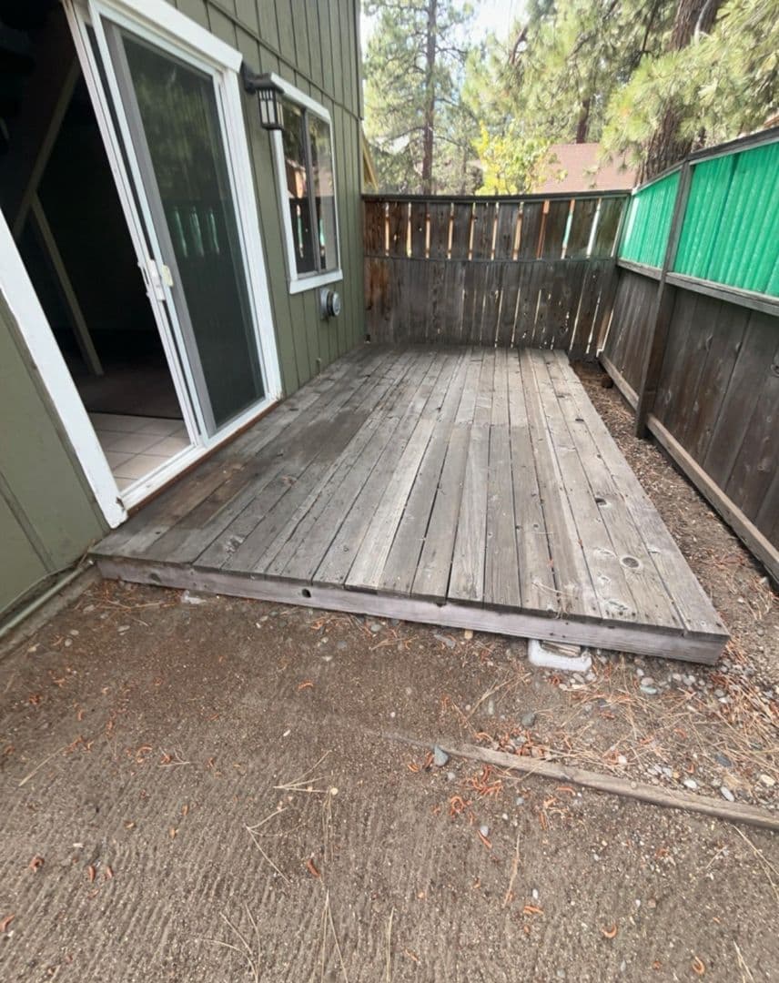 S Lake Tahoe Townhome: 803 San Jose Ave.