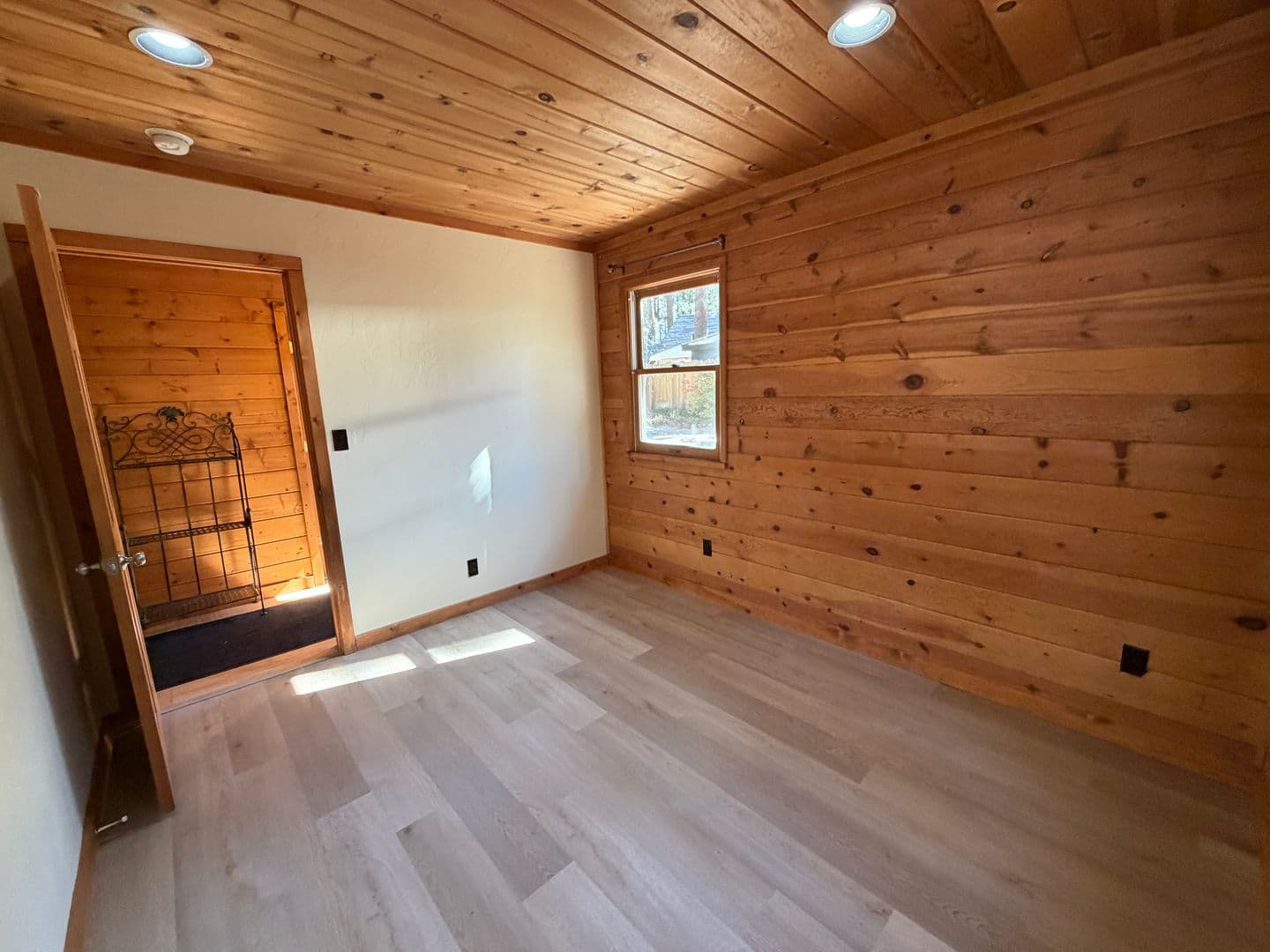 South Lake Tahoe House: 940 San Jose Ave.